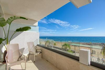 RELAXIA BEVERLY SUITES