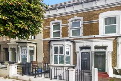 Modern Basement Apartment Stoke Newington London, close to transport