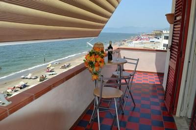 casa vacanze dei navigatori on the sea