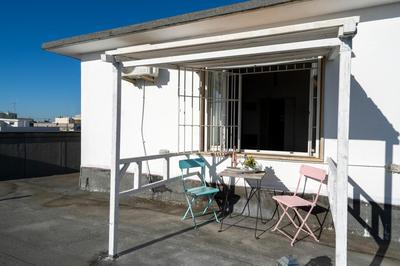 GuestHost - Cozy Studio Apartment near Station - with Parking