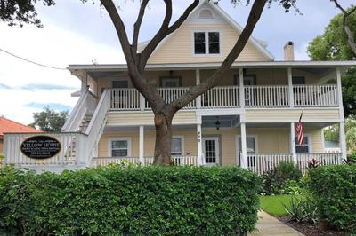 Overlooking Downtown Dunedin Two Bedroom apartment NO KIDS, NO PETS