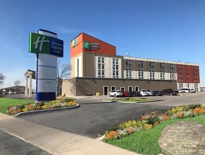 Holiday Inn Express & Suites Toronto Airport West by IHG