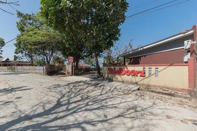 RedDoorz near Pantai Ujung Genteng