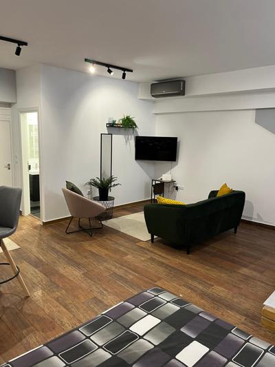 Industrial Studio / Alios 4 / Hilton Area
