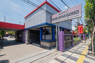 RedDoorz near Bojonegoro Train Station
