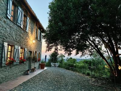 Villa Menaluna - 4-bedroom secluded country house with pool