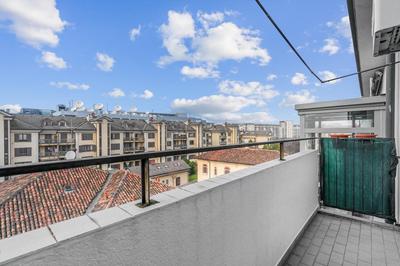ROG27-Large apartment with transport close to home-