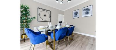 Stylish 3BR Home with Garden Sleeps 6