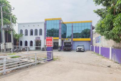 RedDoorz at Jalan Pangkal Perjuangan Karawang