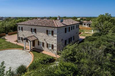 Villa Lux. Ema