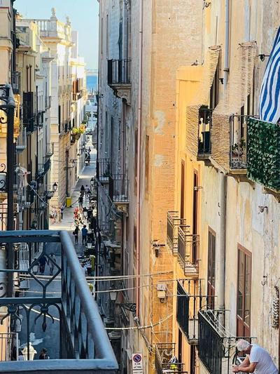 VIA ROMA