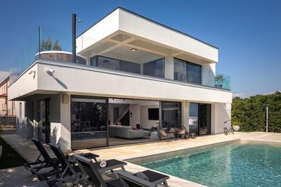 Villa Zorina heated pool 45 m2, Jacuzzi & sauna