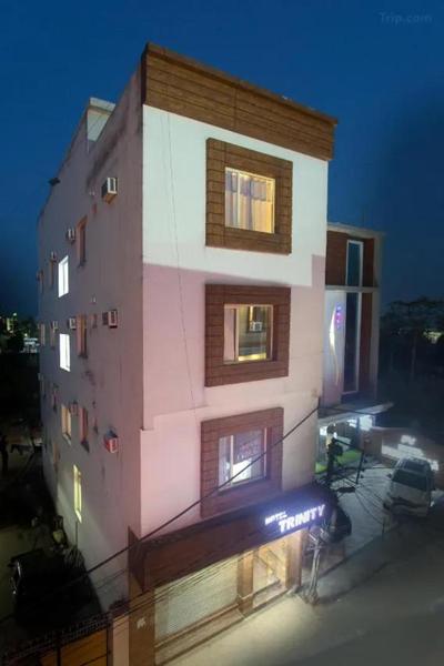 Trimrooms Trinity Katra