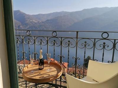 Simo House Stunning Lake View Balcony AC