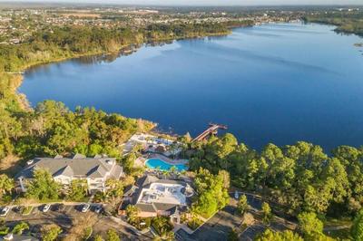Beach Resort with poolside tiki bar and Hot Tubs near Disney World