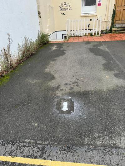 Central Cheltenham, Self Contained Flat, Sleeps 4, Private basement flat with full kitchen, ideal for shopping, races, festivals or short city breaks, Free