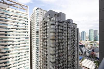 Elite Makati Loft: Infinity Pool, Netflix & Gym