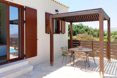 Romance at brand new Villa Dionysos w heated pool