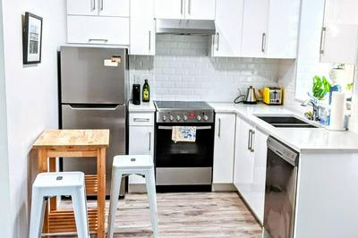 2 Bed Apartment Free Parking Central Location