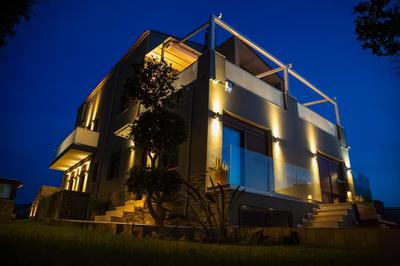 A Cozy Eco Villa by the Sea