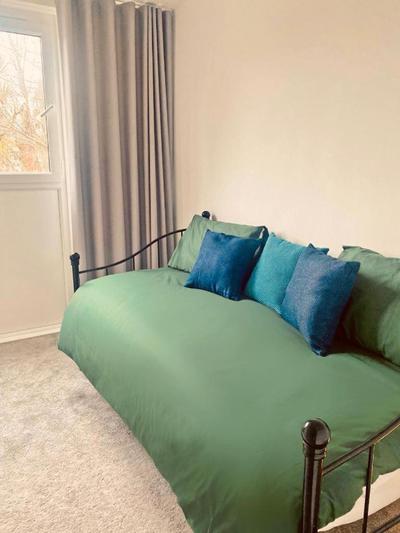 Lovely Room bedroom Battersea
