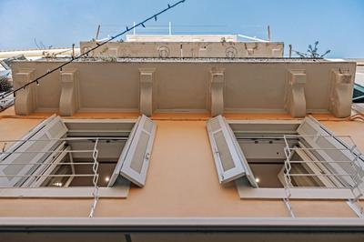 Adagio 1- Studio, Old Town