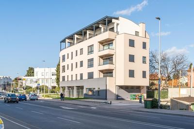 Tres Fenestras Zadar - free private garage parking