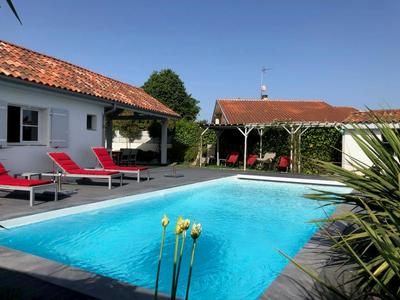Villa avec piscine 12 personnes #0606