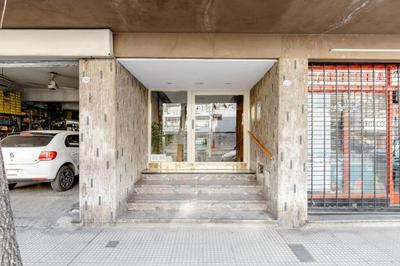 Departamento con balcon -Movistar Arena -