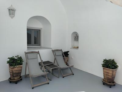 Santorini Cave Suite