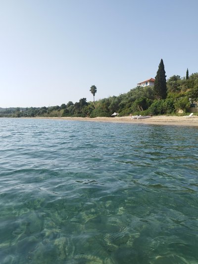 Takis Haikos House two minutes walk to the beach Peroulia