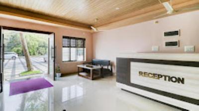 Lighthouse Beach Resort, Padu