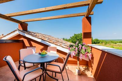 Villa Delle Rondini in Central Istria with Whirlpool and Sauna for 8 persons