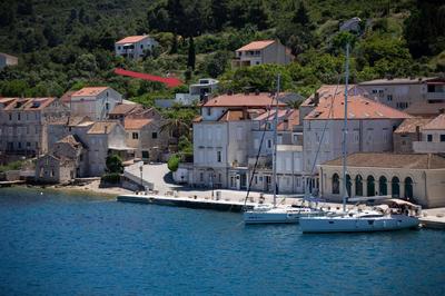The Pool House Vis