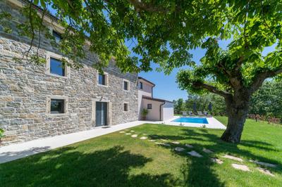 Villa Fiore in Central Istria suitable for families and cyclists