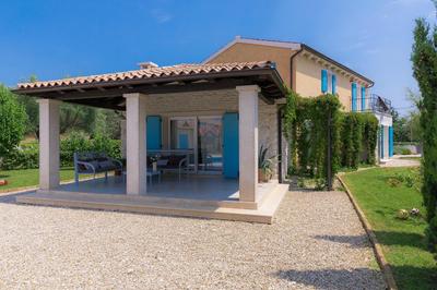Villa Luka in Fažana with pool & playground only 600 meter from the beach