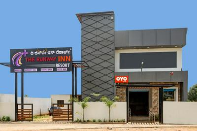 Flagship 93452 The Runway Inn Resort