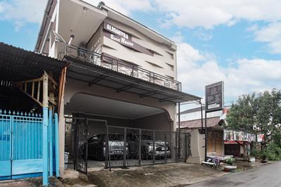 OYO 93477 Almahyra Guest House Syariah