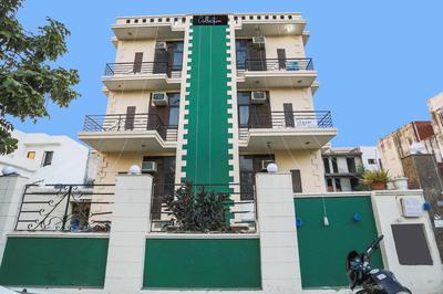 Collection O Metro Inn Homes Near Iskcon Temple Noida