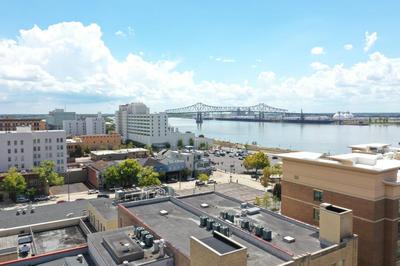 Industrial Downtown Apartment - 2BD 2BA