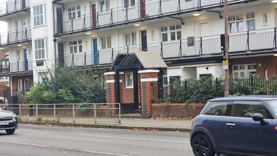 3 bed flat O2 arena Dyson house