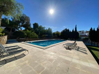 Hermosa villa con piscina privada y amplia terraza
