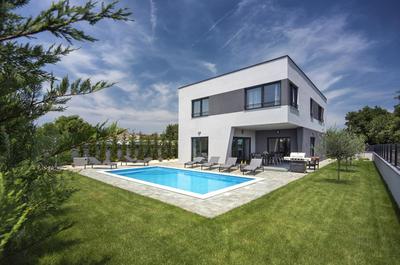 Villa Tika in Pula for families with kids playground