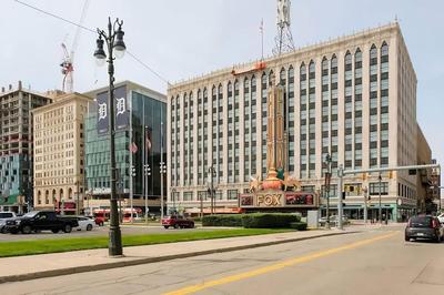 Prime City Center Location! 2BR Near Everything!