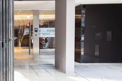 Almez Stunning Deluxe Apartment
