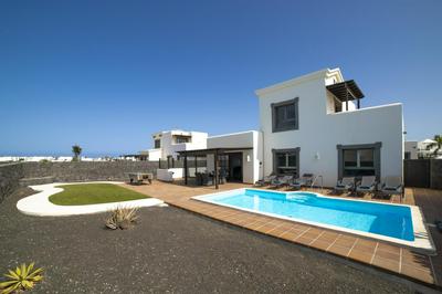 Superb Playa Blanca Villa Casa Herlanda 3 Bedrooms Pool Table