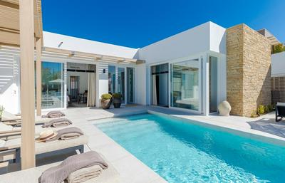 Luxurious Scandinavian Villa with Heated Pool