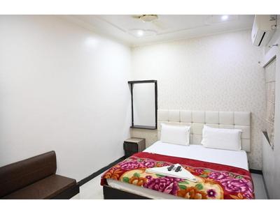 Hotel Arya, Varanasi