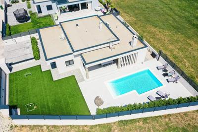 Villa Rose Nin
