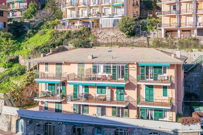 Spacious Apartment in Sori with Large Terrace